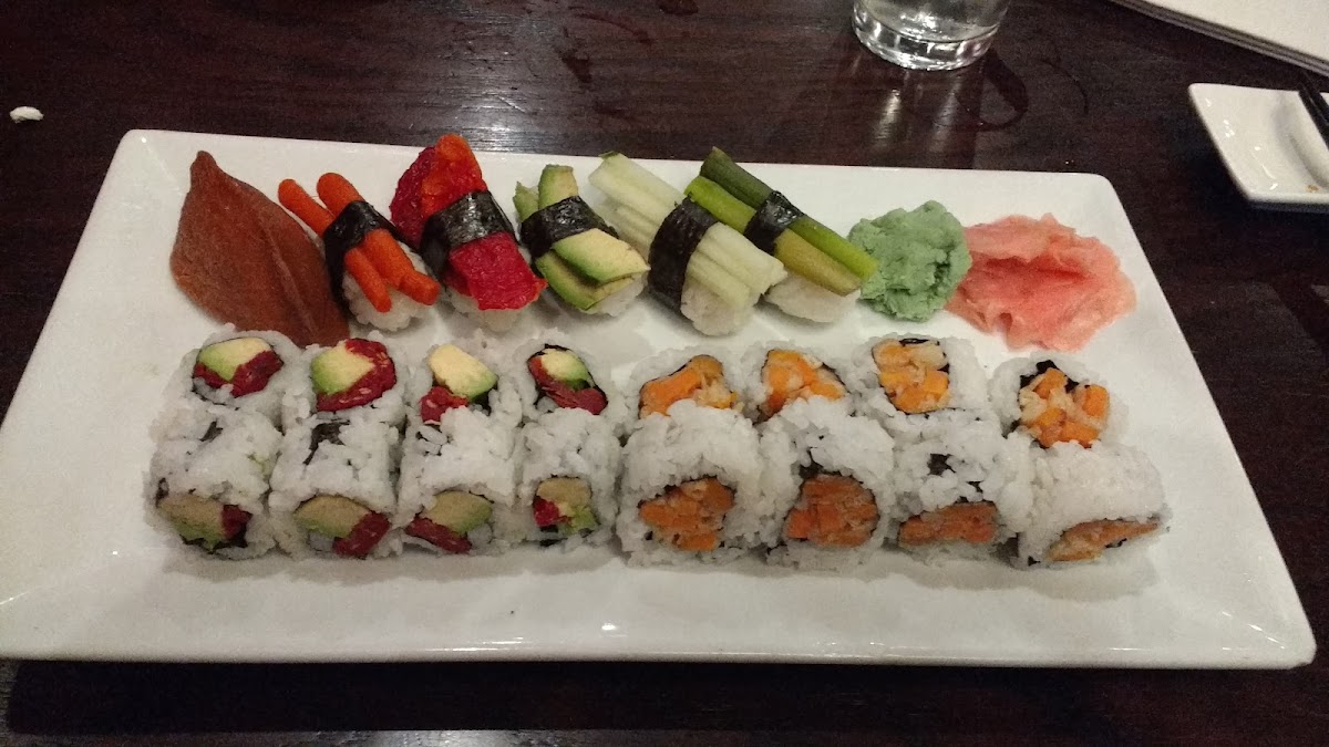 Aki Nom Nom Sushi And Ramen-5